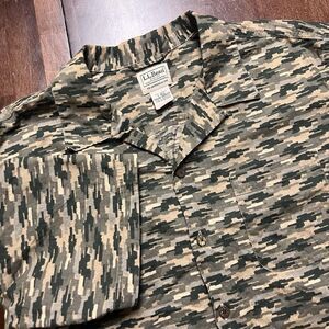LL Bean Camp‎ Shirt Adult Large Green Digital Camo Button Up Short Sleeve 300229